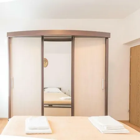 Mira2#preko#free Parking#a C Apartment